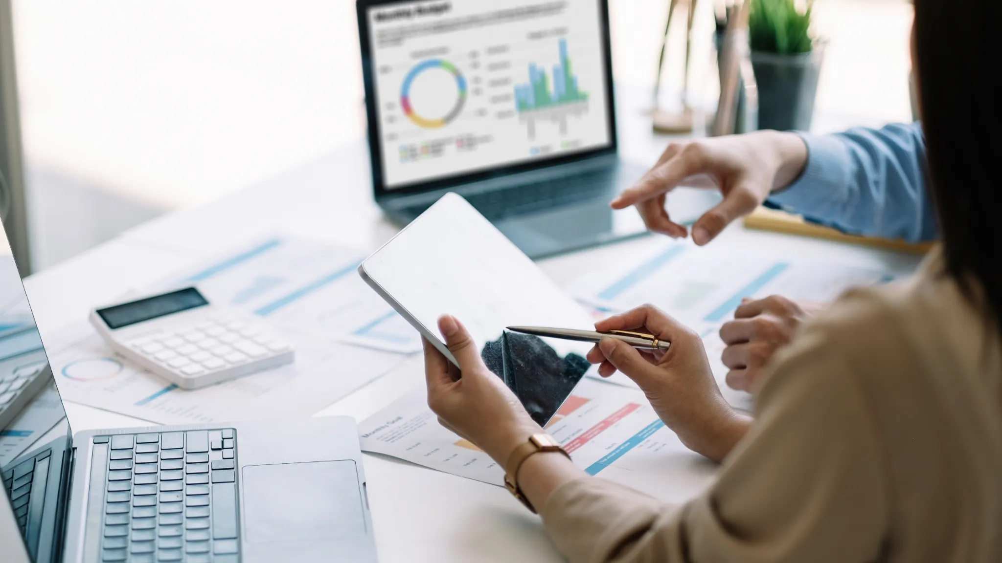 Coordination of company costs and ongoing obligations